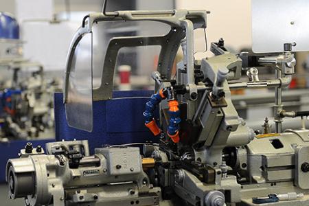 Tours à came pour le décolletage des pièces en grade quantités